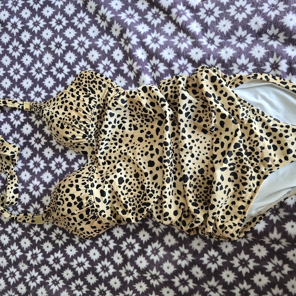 Victoria's Secret Tan and Black One Piece with Ruched Sides - Picture 4 of 6
